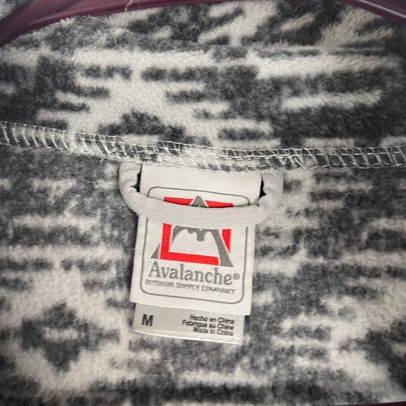 Avalanche Outdoors Aztec 1/2 Zip Fleece‎ Sweater - Picture 5 of 6